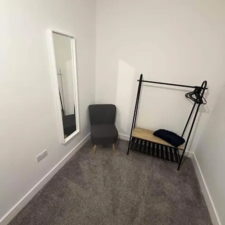 2 Bedroom Serviced In 3 Loftus