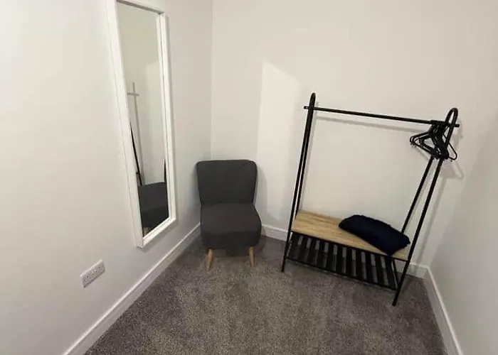 2 Bedroom Serviced In 3 Loftus